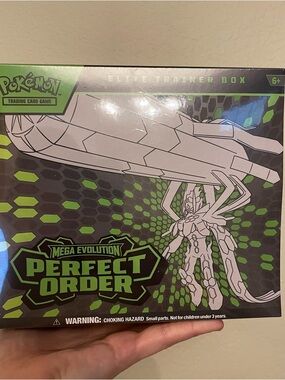 Pokémon Mega Evolution Perfect Order Elite Trainer Box - Green & Black